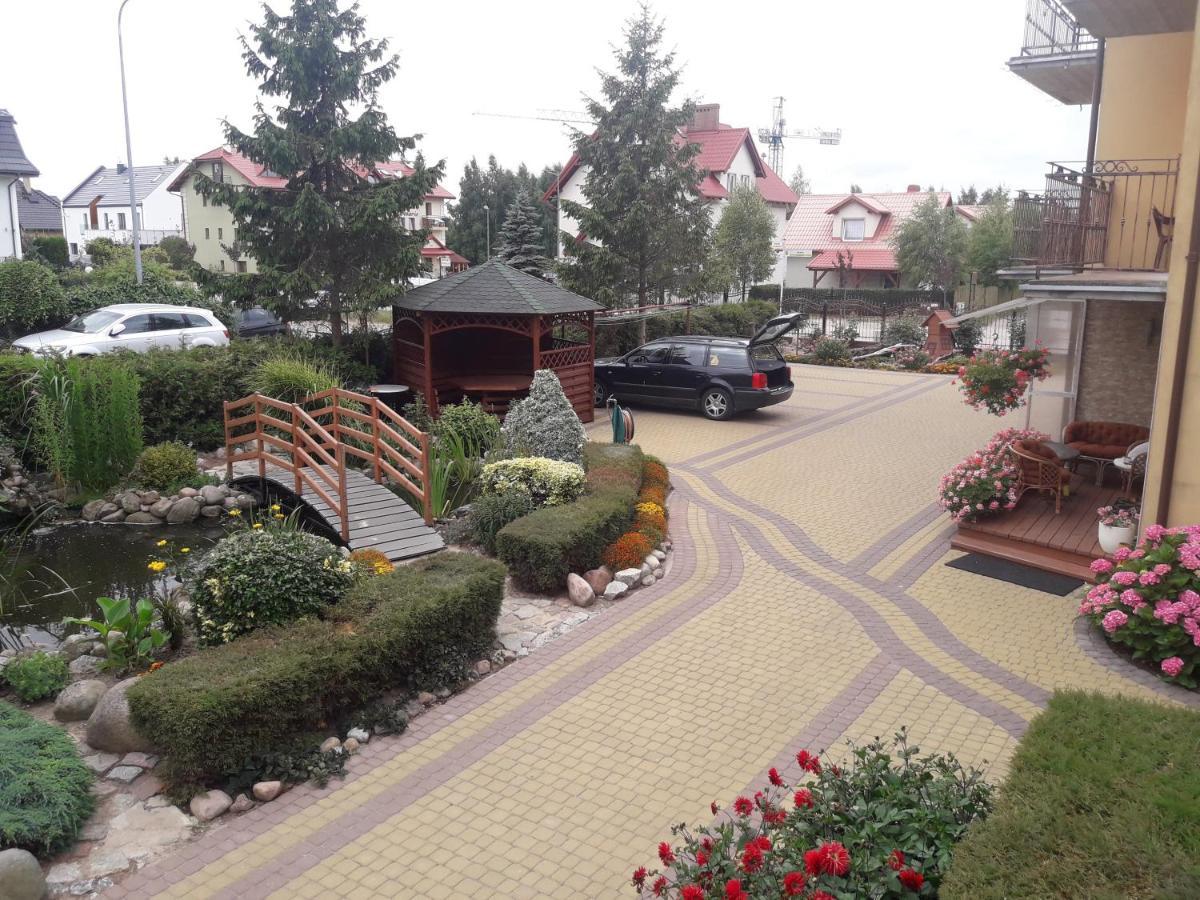 Willa Sara' Władysławowo Exteriör bild